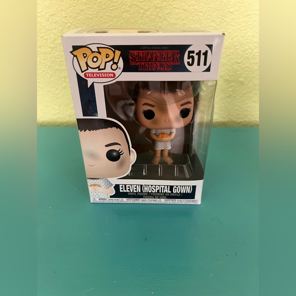 stranger things funko pop! eleven (hospital gown) #511
